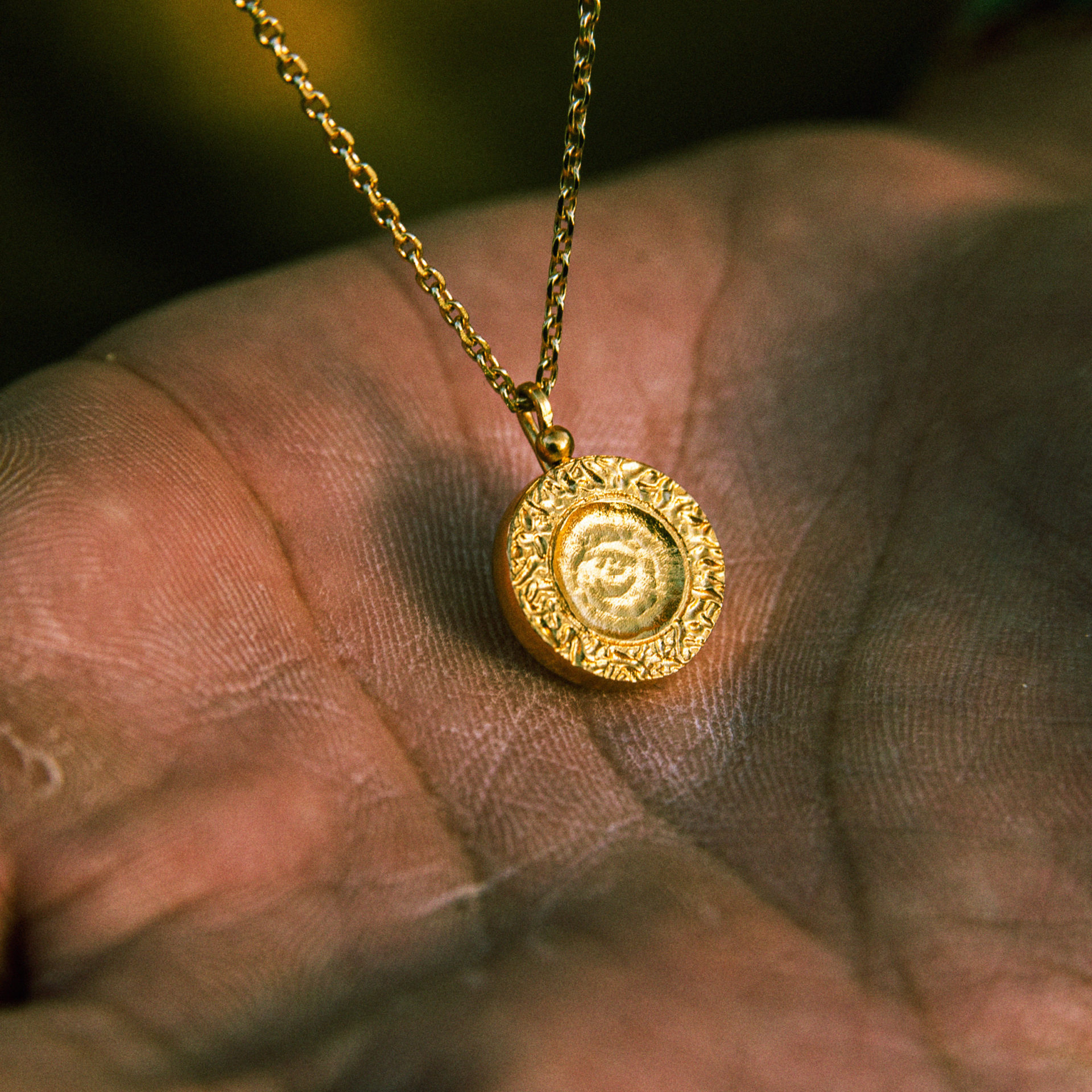 HYQS_Pendentif_Doré Pendentif abysse unique