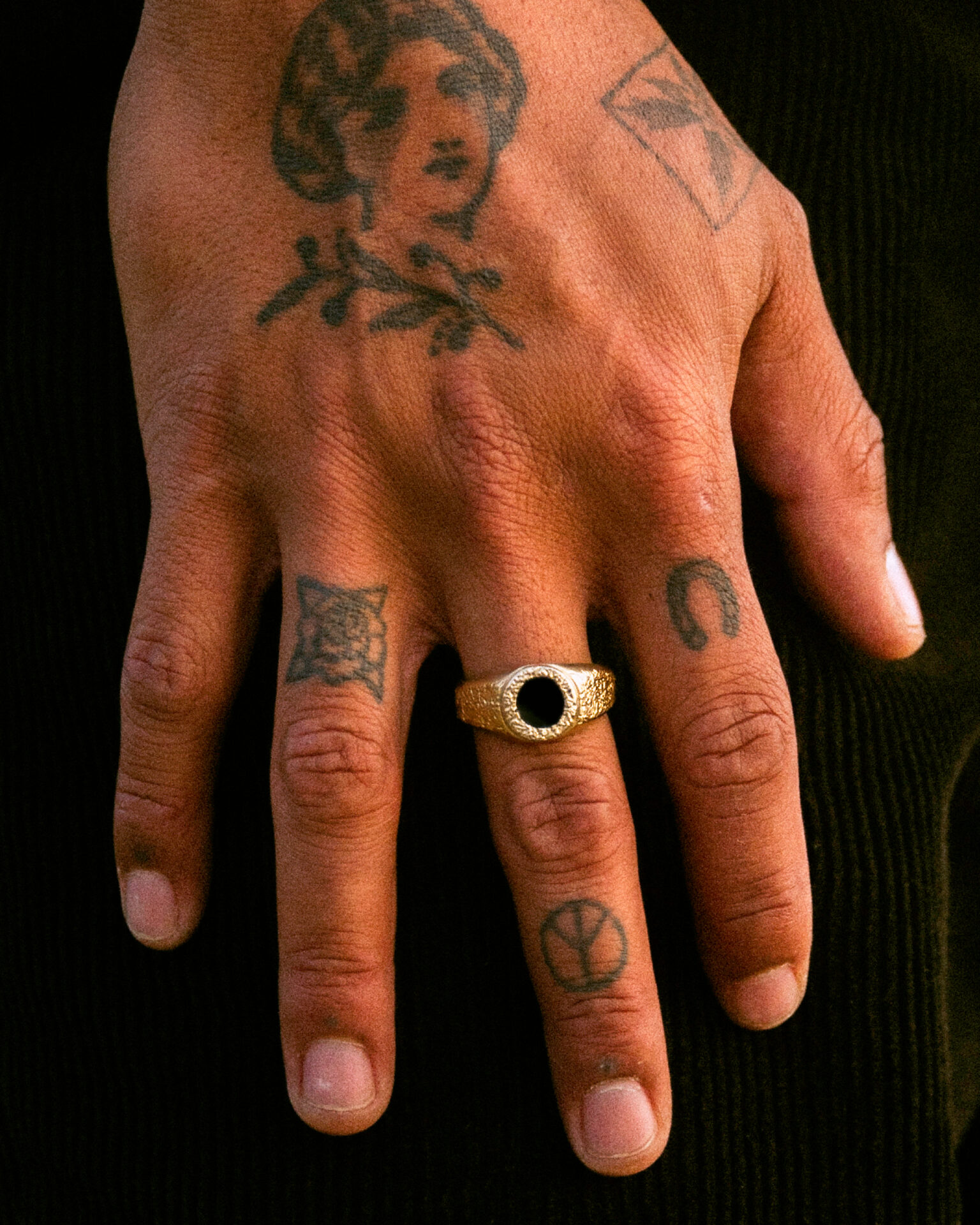 HYQS_CYRIL_PAGEPRODUCT_1 HYQS ABYSSE NOIR