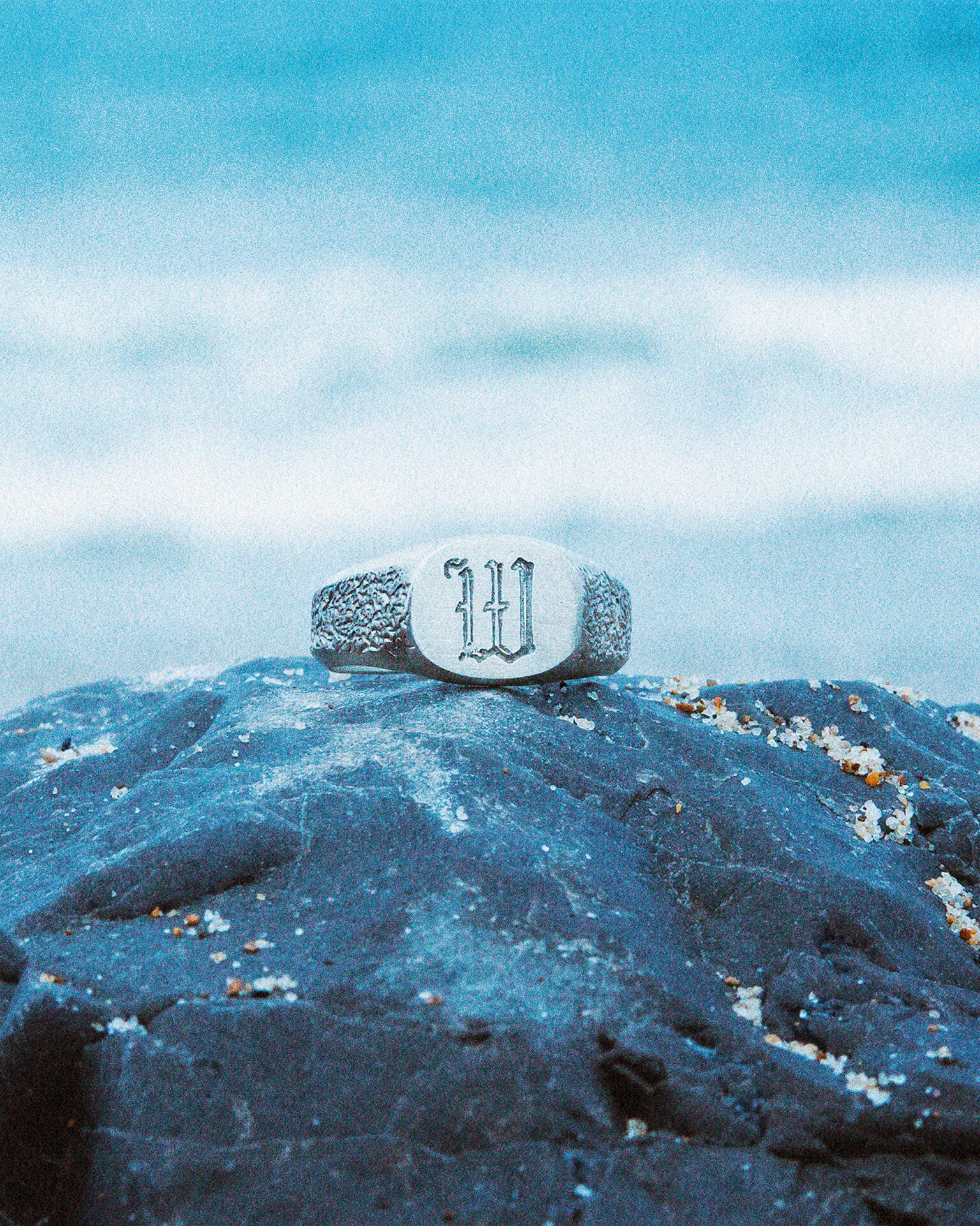 HYQS ABYSSE SIGNATURE